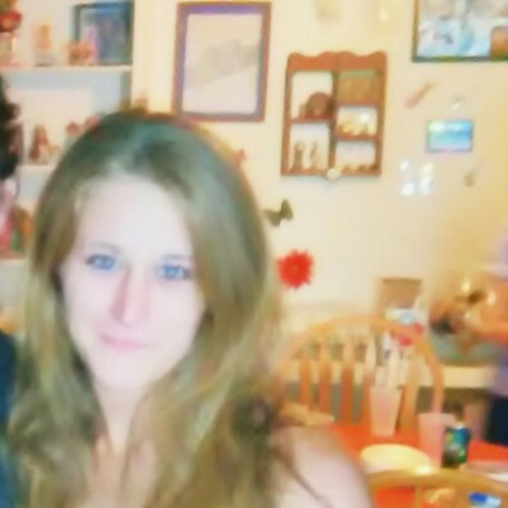 Meet your Posher, Becca